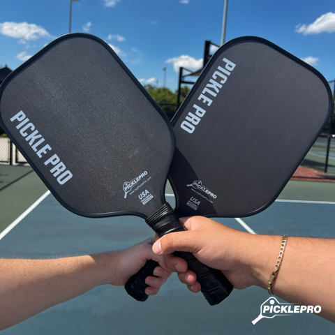 Pro Performance Set – 2 Paddles, 2 Custom Covers & 4 Balls