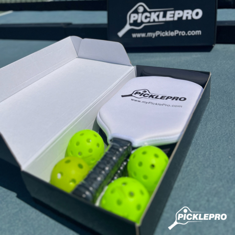 Pro Performance Set – 2 Paddles, 2 Custom Covers & 4 Balls